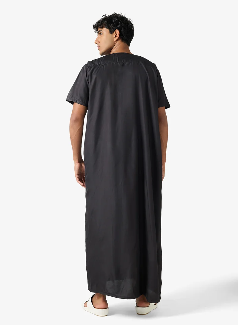 Robert Wood Round Neck Classic Thobe